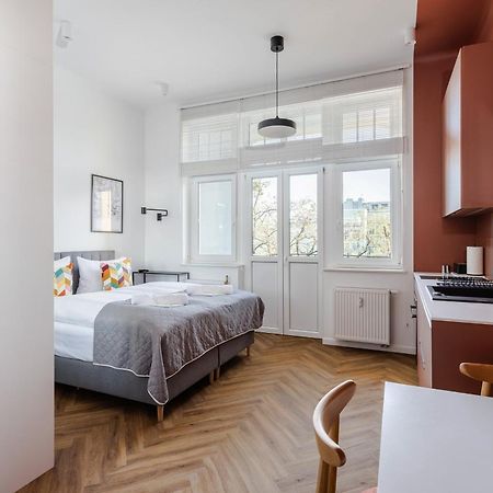 Przytulne I Komfortowe Studia Very Berry W Poznaniu By Noclegi Renters Buitenkant foto