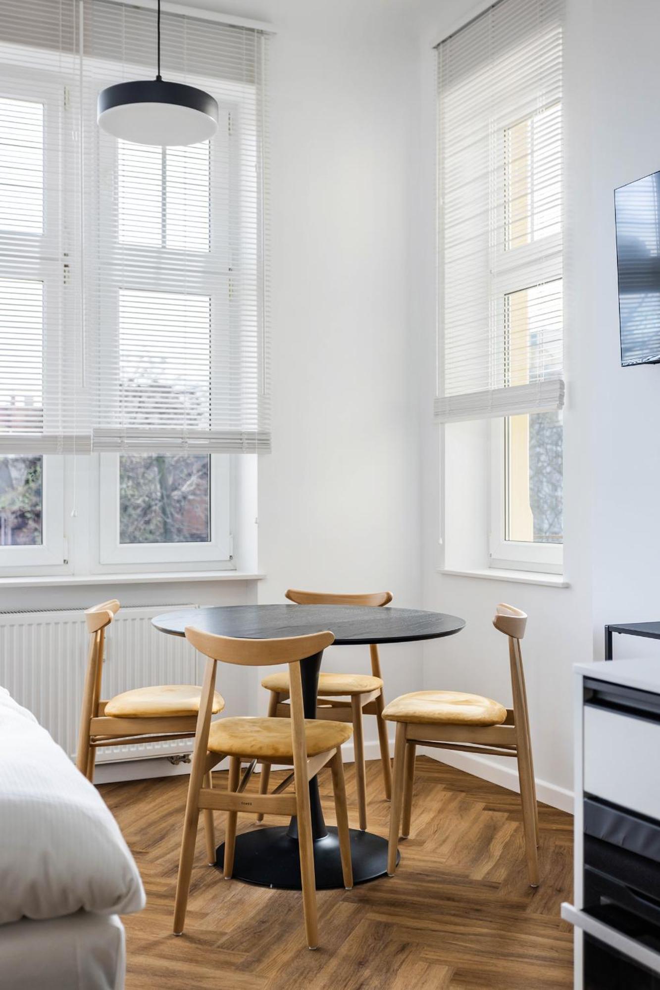 Przytulne I Komfortowe Studia Very Berry W Poznaniu By Noclegi Renters Buitenkant foto