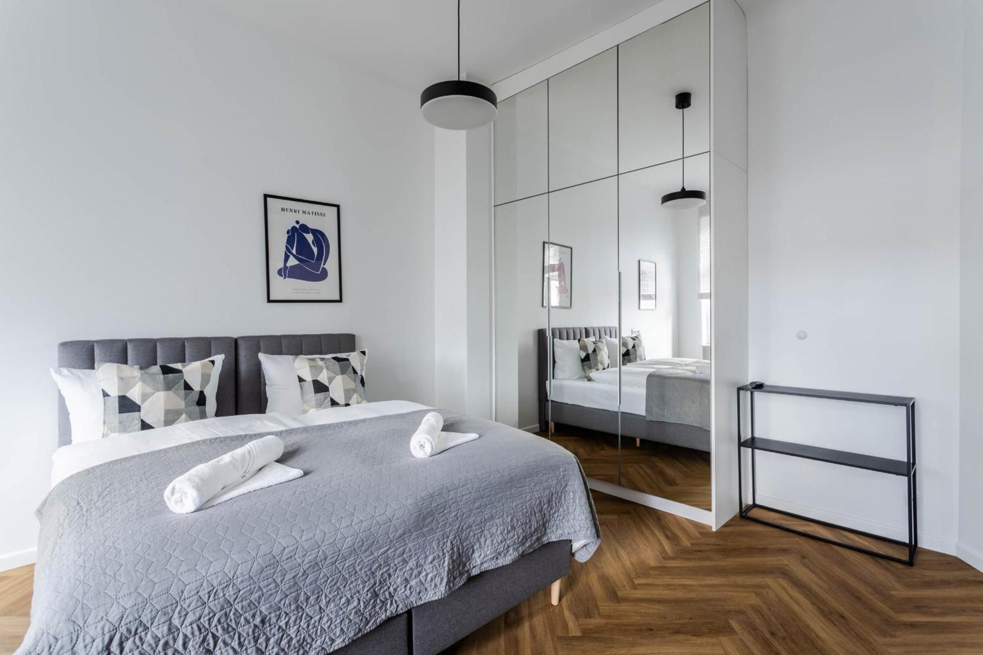 Przytulne I Komfortowe Studia Very Berry W Poznaniu By Noclegi Renters Buitenkant foto